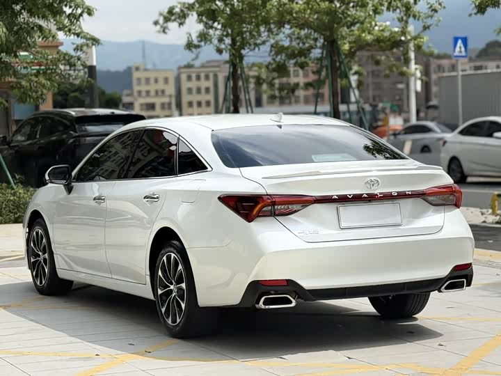 Toyota Avalon, 2022 — фото 8 из 9