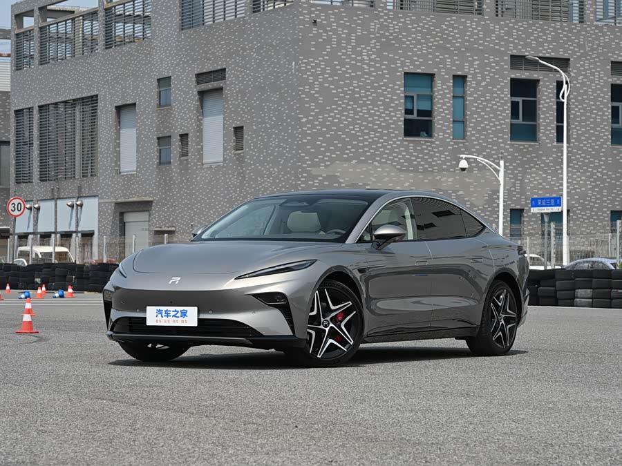 Roewe F7, 2026 — купить в Самаре под ключ