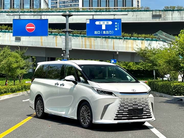 Lexus LM, 2024 — фото 2 из 9