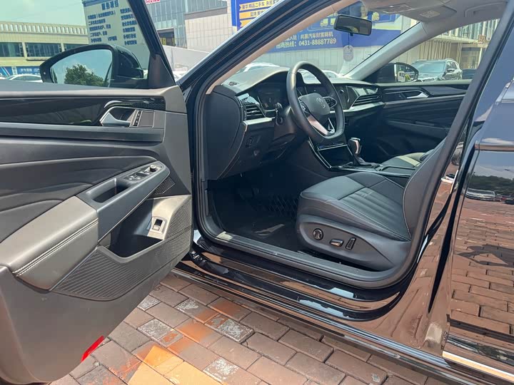 Volkswagen Passat, 2023 — фото 9 из 9