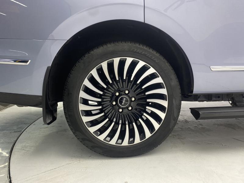 Lincoln Navigator, 2023 — фото 11 из 12