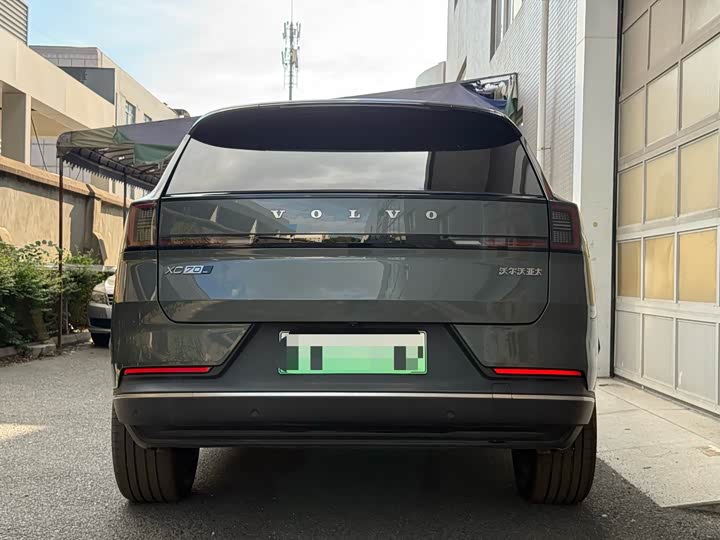 Volvo XC70 Hybrid, 2025 — фото 3 из 9
