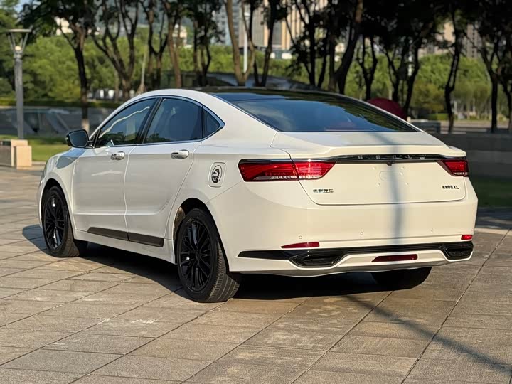 Geely Emgrand GT, 2022 — фото 7 из 9