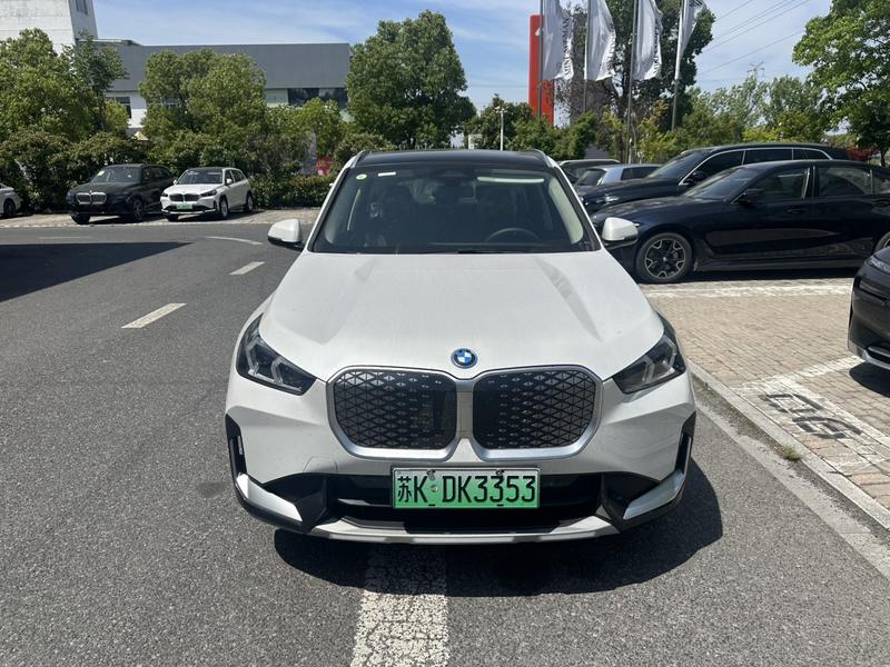 BMW iX1, 2025 — фото 2 из 10