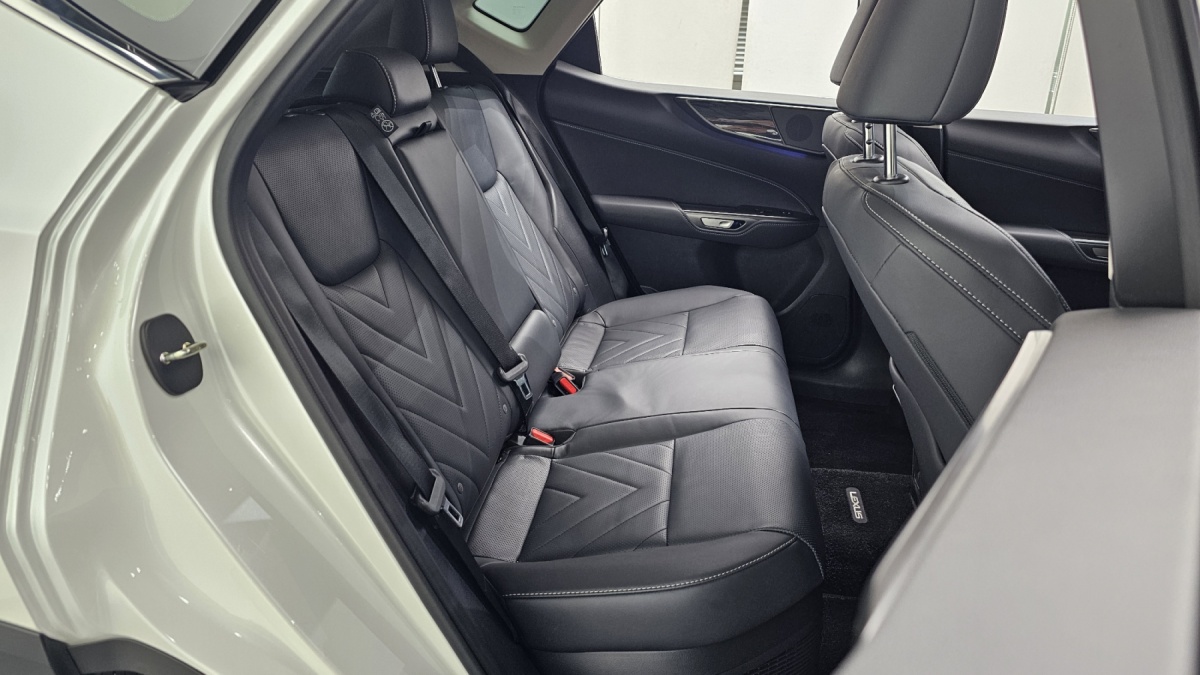 Lexus NX, 2024 — фото 10 из 12