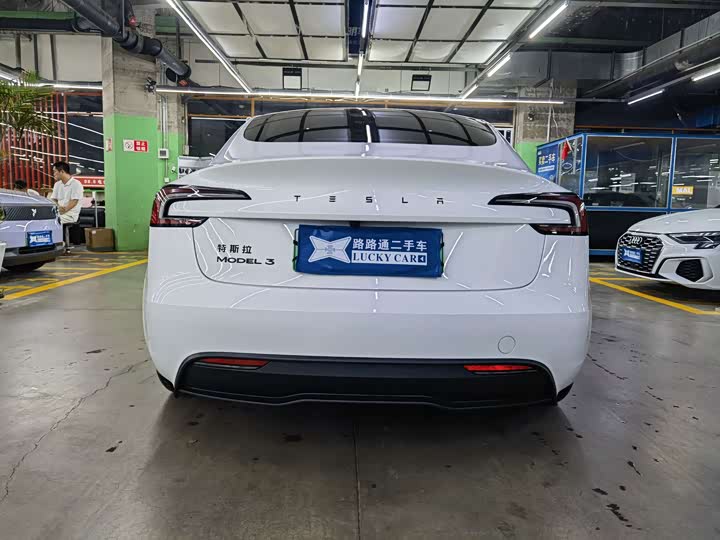 Tesla Model 3, 2025 — фото 5 из 9