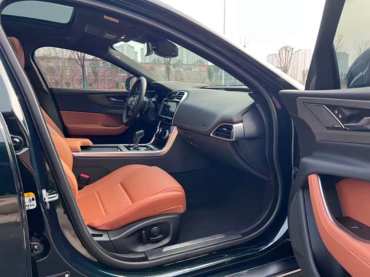 Jaguar XE L, 2023 — фото 8 из 9