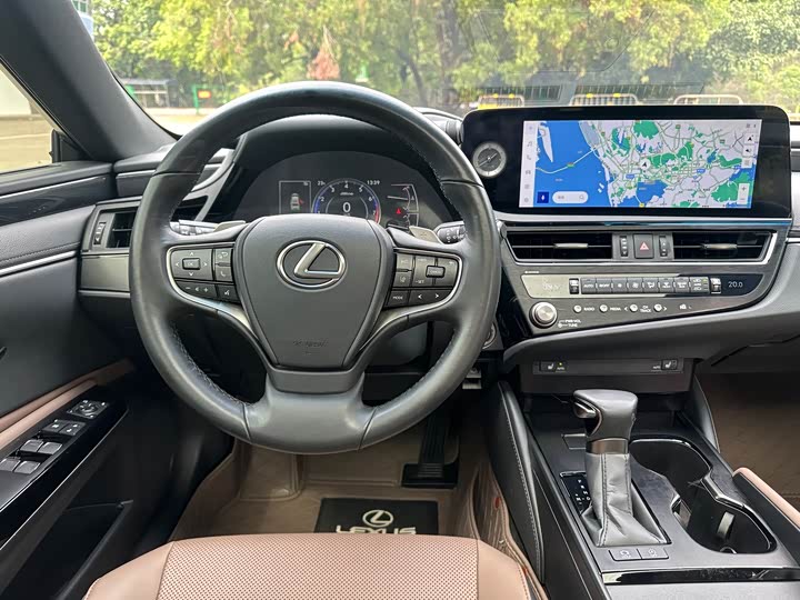 Lexus ES, 2023 — фото 9 из 9