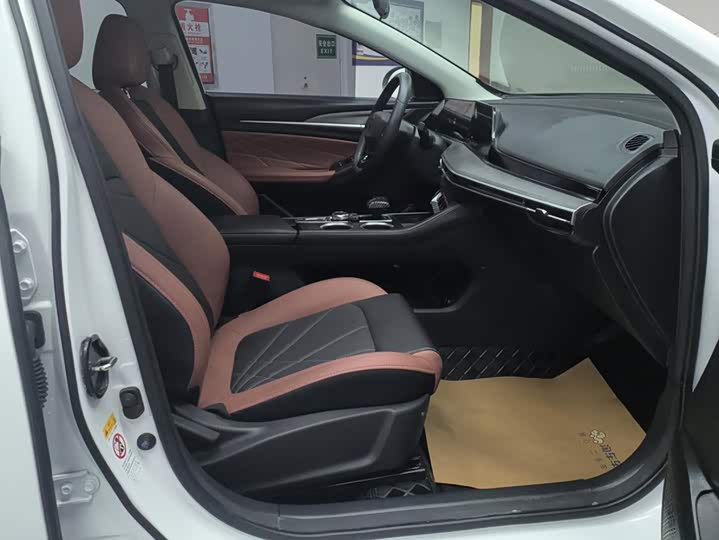 Changan Eado Plus, 2023 — фото 8 из 9