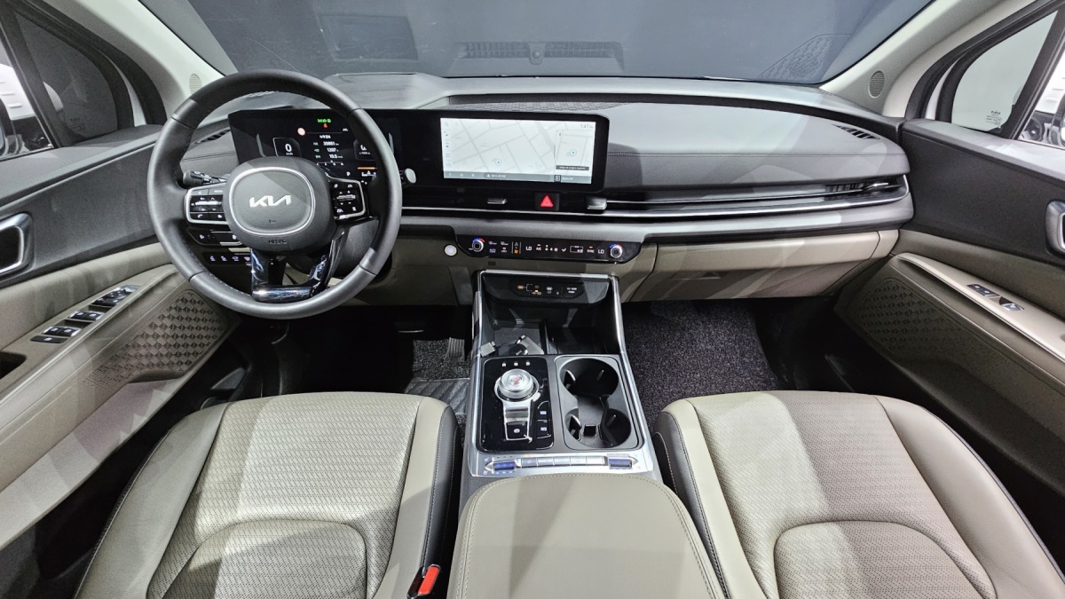 Kia Carnival, 2023 — фото 6 из 12