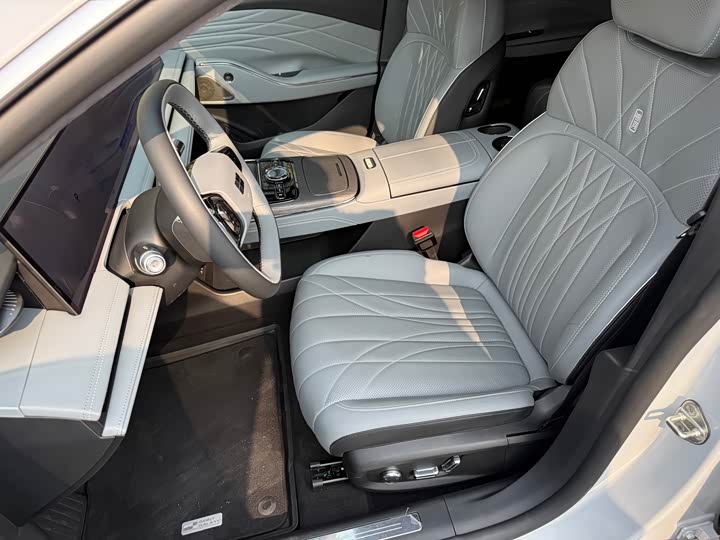Geely Galaxy E8, 2024 — фото 8 из 9