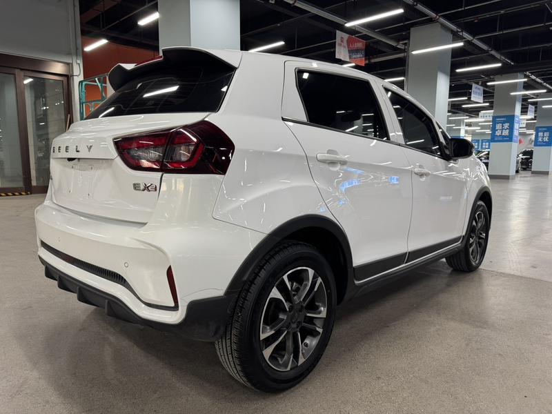Geely Geometry EX3, 2021 — фото 6 из 12