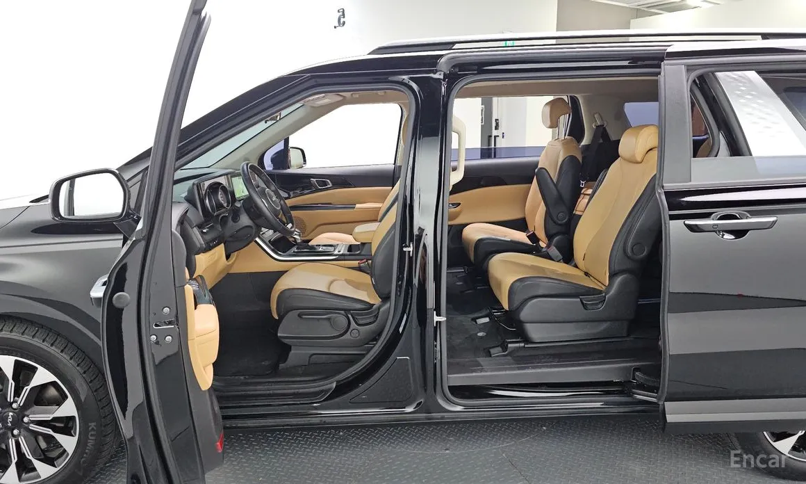 Kia Carnival, 2022 — фото 10 из 12