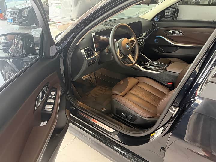 BMW i3, 2024 — фото 4 из 9
