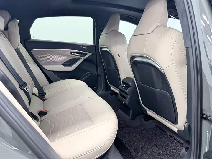 Audi Q6L e-tron Sportback, 2025 — фото 7 из 9