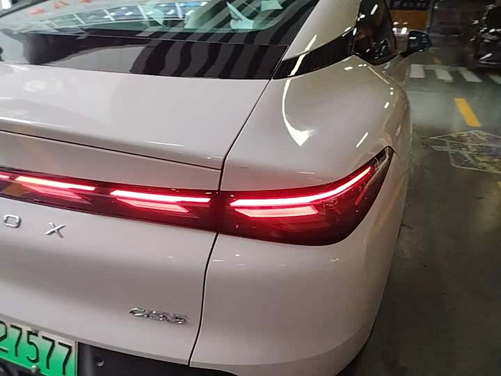 BAIC Arcfox Alpha S5, 2025 — фото 8 из 9
