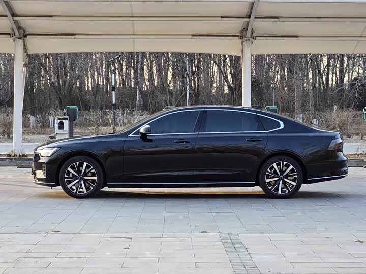 Volvo S90, 2025 — фото 3 из 9