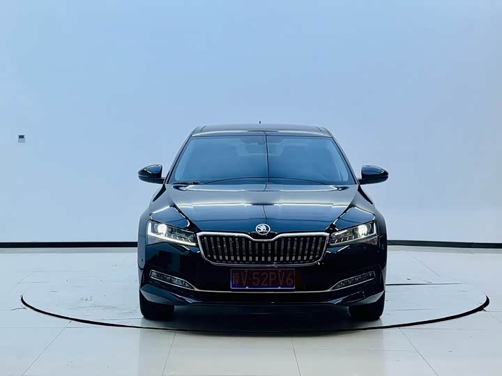 Skoda Superb, 2024 — фото 2 из 9