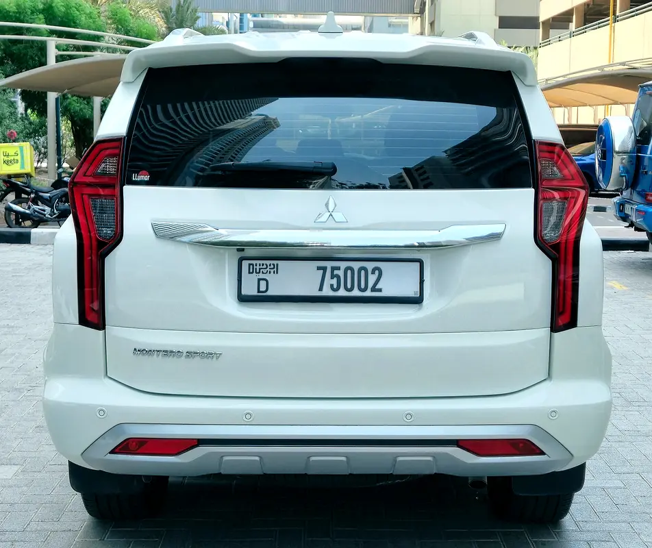 Mitsubishi Montero Sport, 2023 — фото 7 из 10