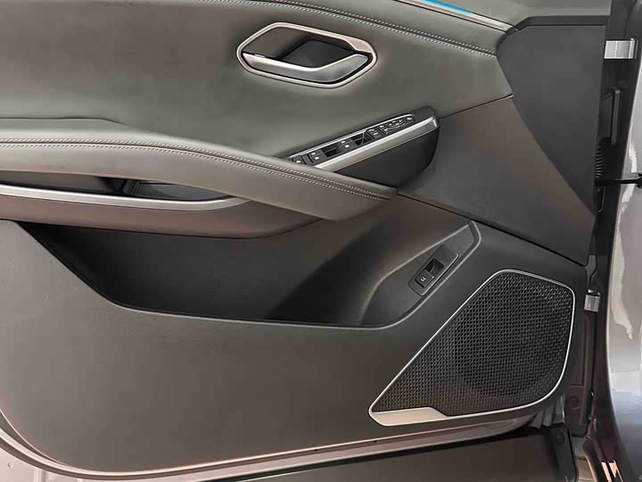 BYD Song L DM-i Hybrid, 2025 — фото 8 из 9