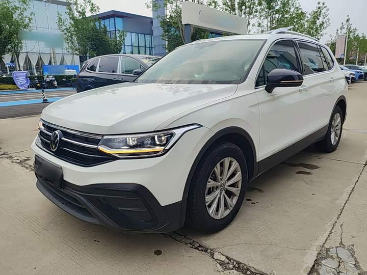 Volkswagen Tiguan L Pro, 2024 — фото 2 из 9