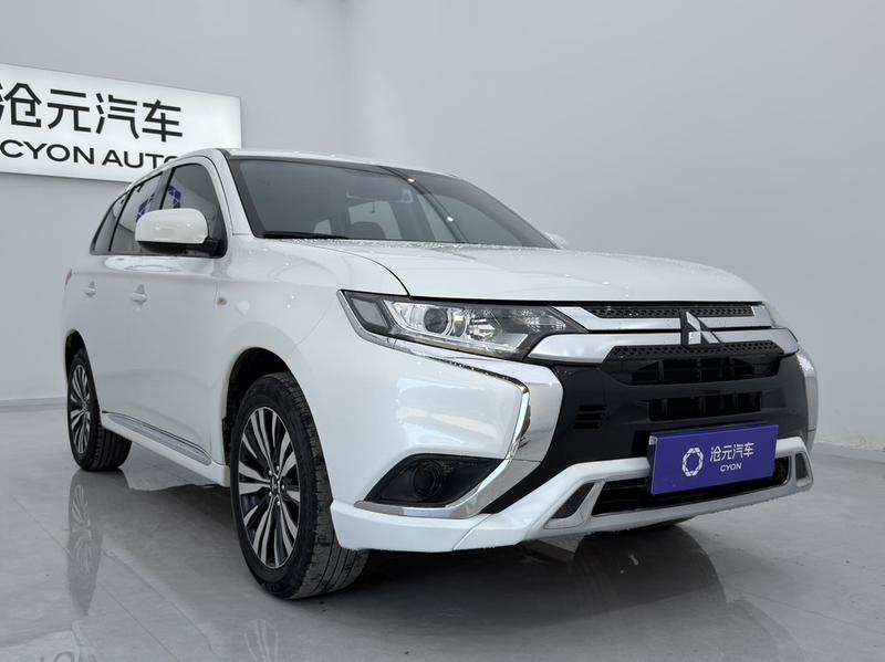 Mitsubishi Outlander, 2023 — фото 3 из 12