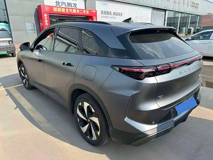 BAIC Arcfox Alpha T5, 2026 — фото 4 из 7