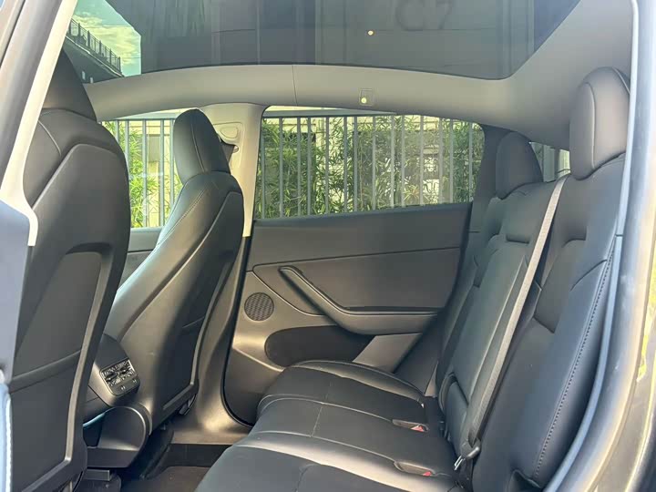 Tesla Model Y, 2024 — фото 7 из 9