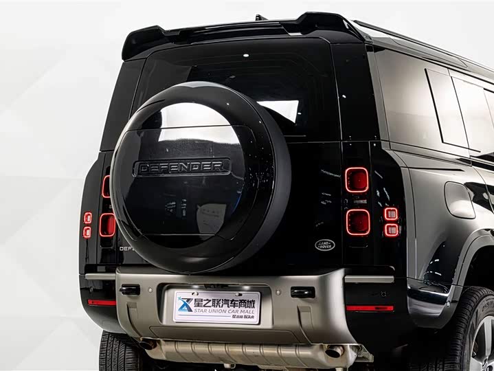 Land Rover Defender, 2025 — фото 7 из 9