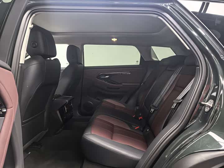 Land Rover Range Rover Evoque L Hybrid, 2023 — фото 6 из 9