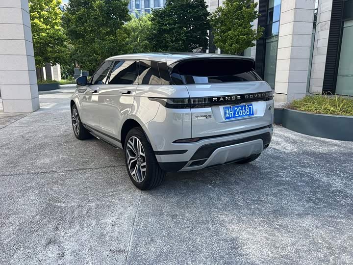 Land Rover Range Rover Evoque L Hybrid, 2022 — фото 5 из 9