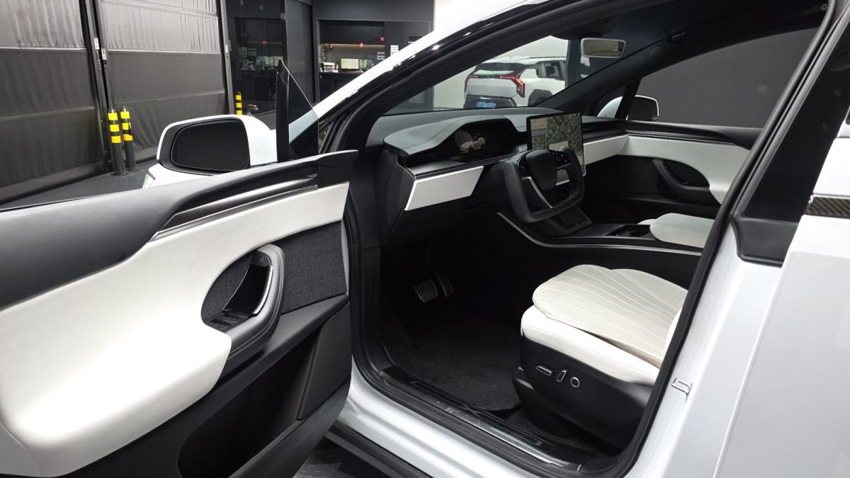 Tesla Model X, 2023 — фото 4 из 12