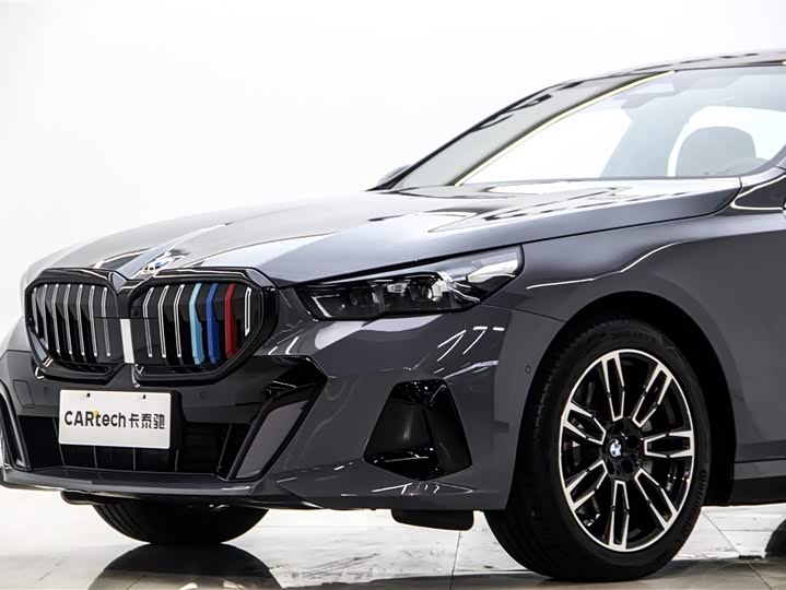 BMW 5 Series, 2024 — фото 7 из 9