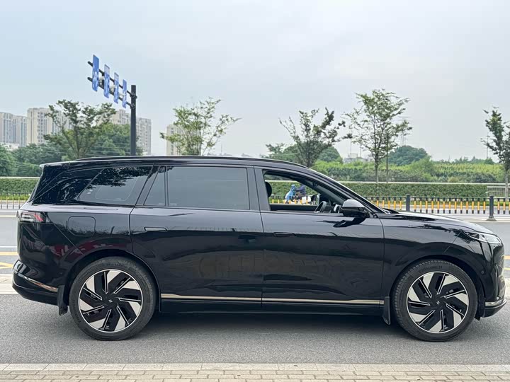 Dongfeng Yipai eπ 008, 2024 — фото 8 из 9