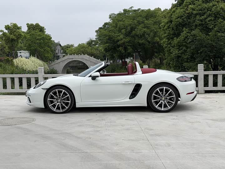 Porsche 718, 2024 — фото 5 из 9