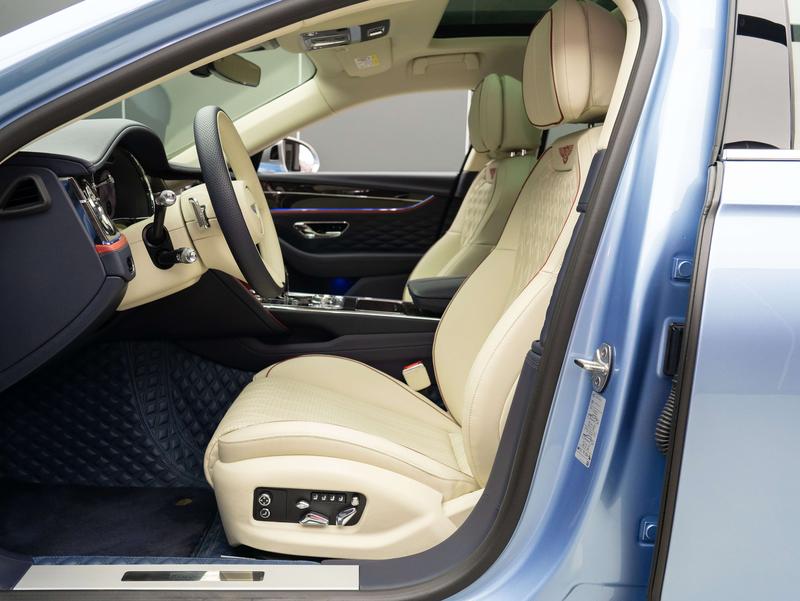 Bentley Flying Spur, 2022 — фото 9 из 11