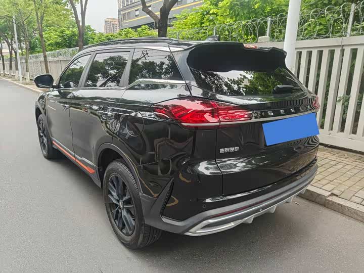 Geely Atlas, 2022 — фото 6 из 9