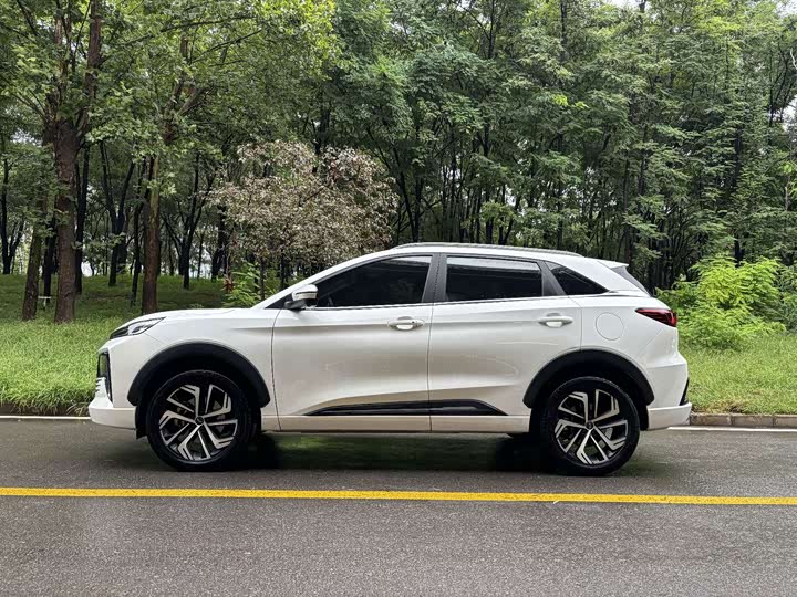 JAC QX Hybrid, 2023 — фото 3 из 9