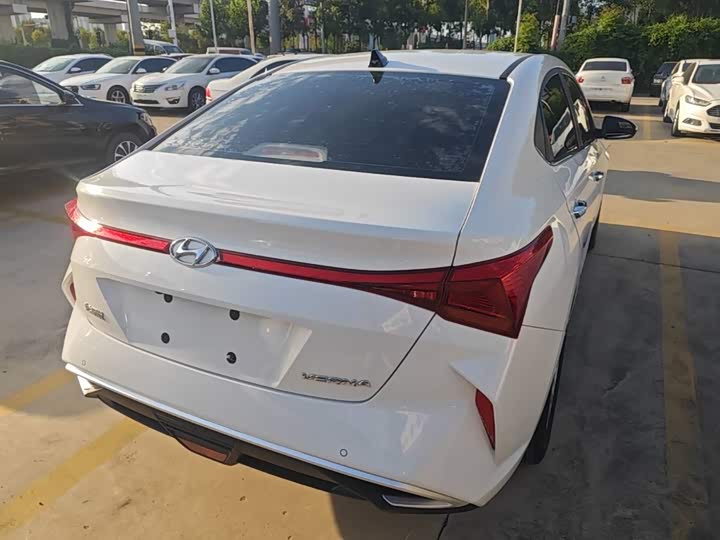 Hyundai Verna, 2022 — фото 7 из 9