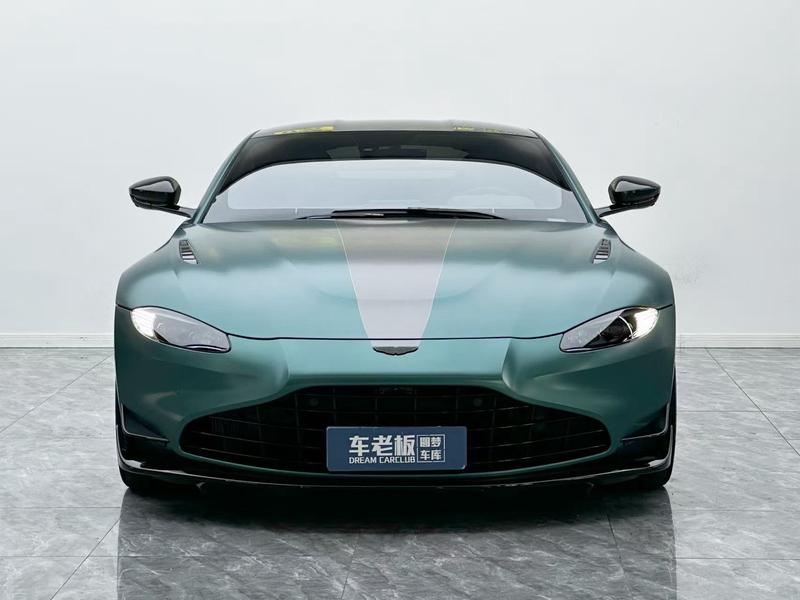 Aston Martin V8 Vantage, 2021 — фото 2 из 12