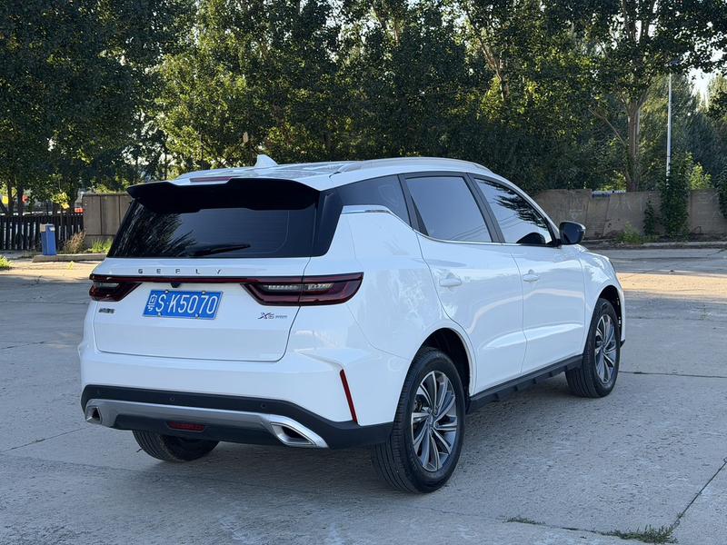 Geely Vision X6, 2022 — фото 6 из 12