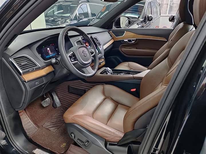 Volvo XC90, 2023 — фото 7 из 9