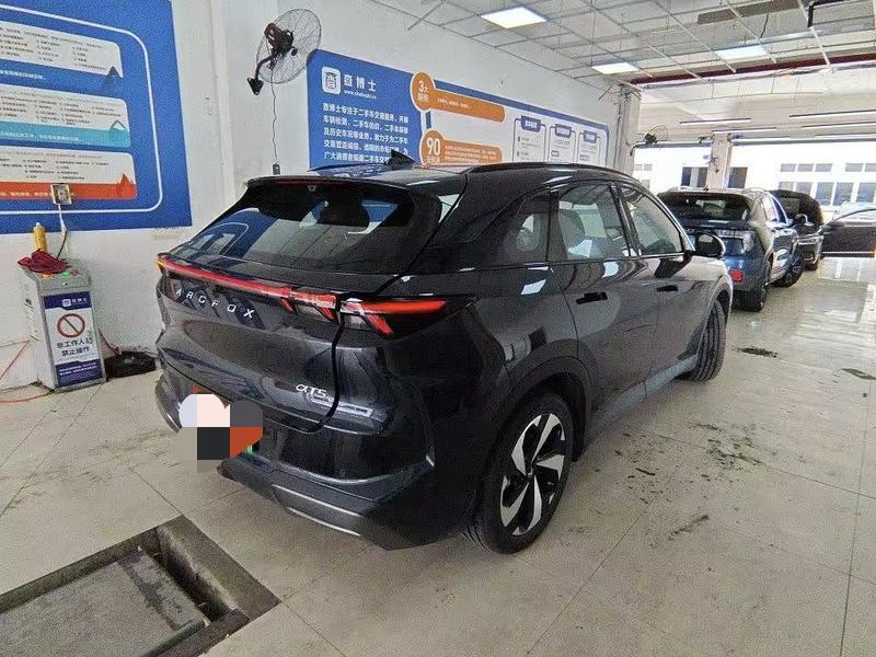 BAIC Arcfox Alpha T5, 2025 — фото 4 из 7