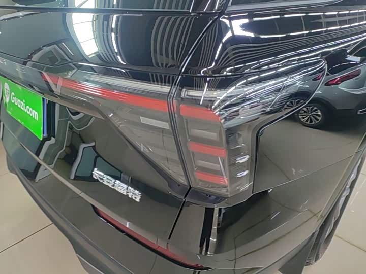 Ford Edge, 2023 — фото 8 из 9