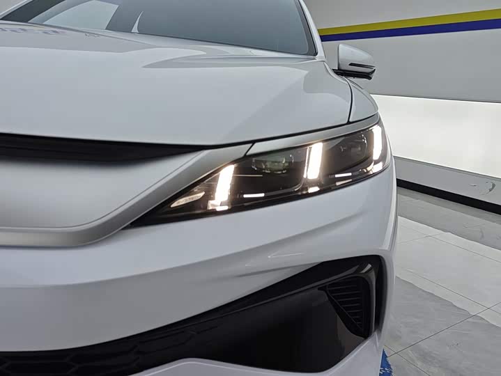 BYD Song Pro Hybrid, 2026 — фото 5 из 9