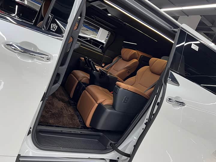 Toyota Vellfire, 2025 — фото 9 из 9