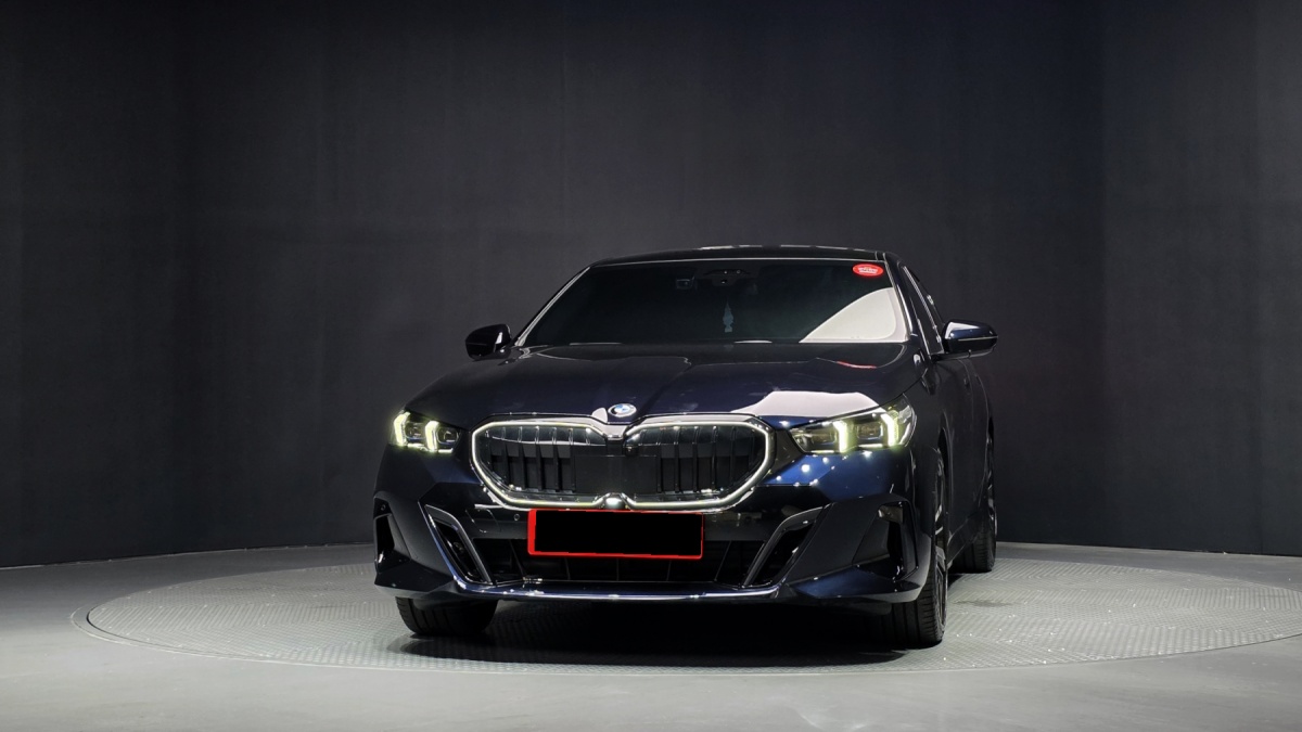 BMW 5 Series, 2025 — фото 3 из 12