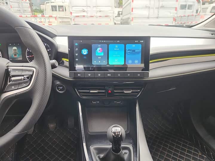 Roewe i5, 2022 — фото 9 из 9