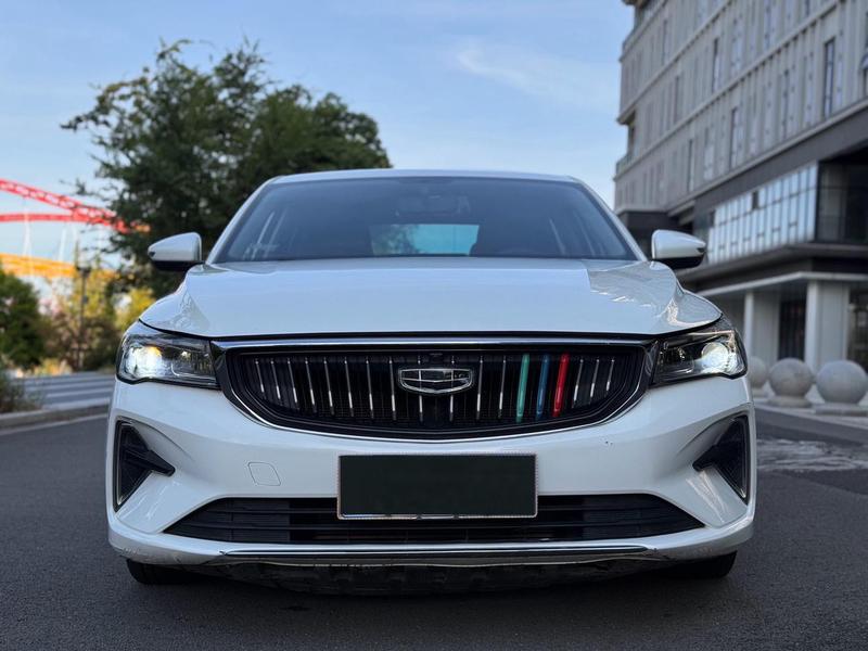 Geely Emgrand, 2022 — фото 2 из 12