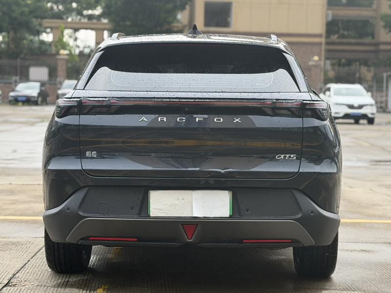 BAIC Arcfox Alpha T5, 2025 — фото 6 из 12